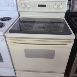 GAS AND ELECTRIC REGULAS STOVE, 