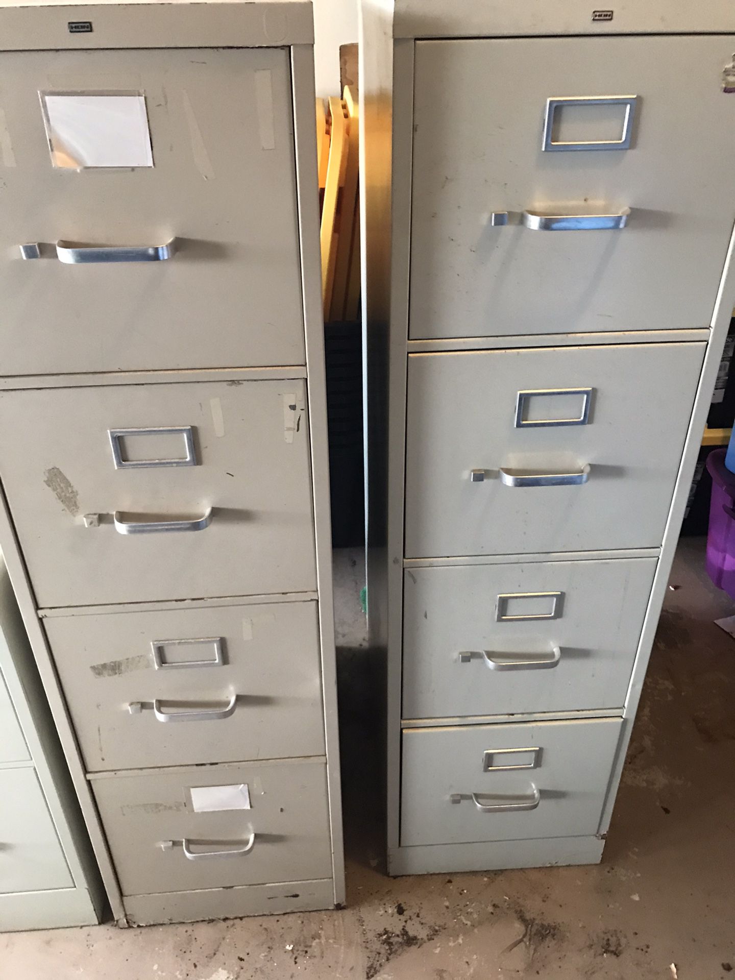 4 drawer file cabinet(2)