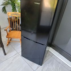 Small Refrigerator! Like NEW