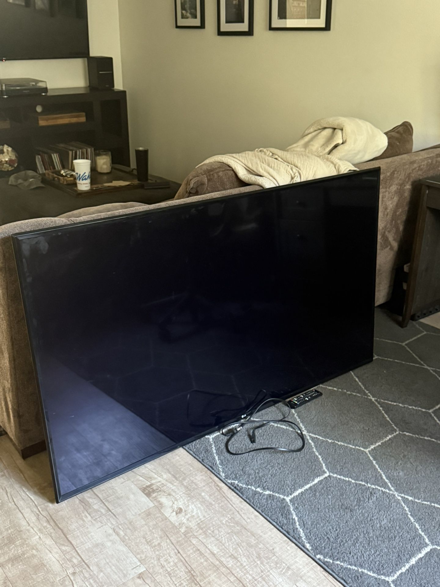 LG TV 65”