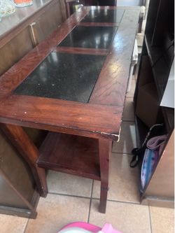 Entry table and chairs freeee