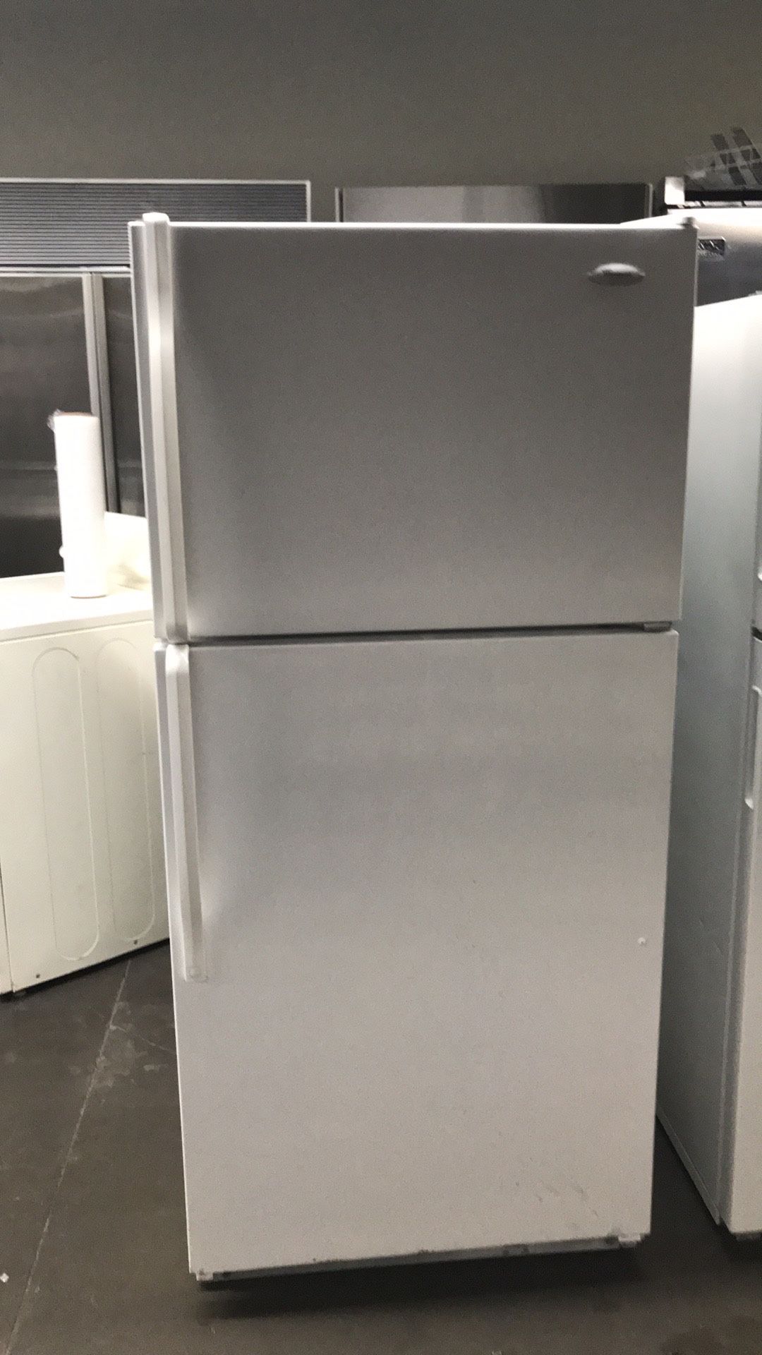 Whirlpool Top Freezer Refrigerator Apartment Size 18 Cu Ft 