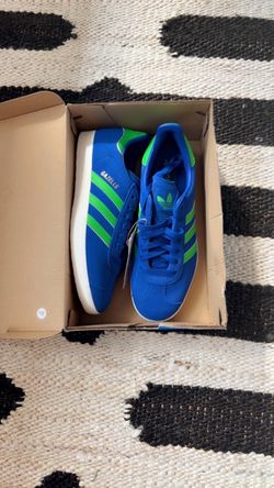 Brand new Sambas size seven