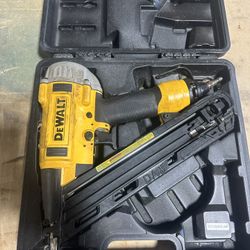 Dewalt 15 Gauge Nailer