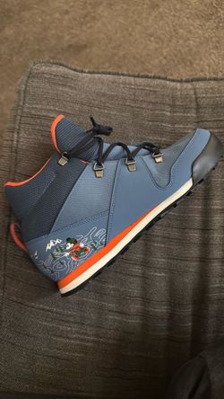Adidas Snow Boot size 5 Boys