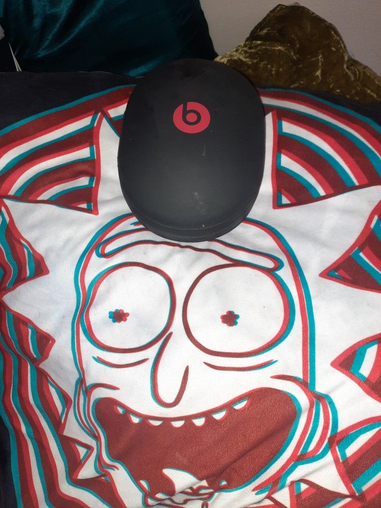 Beats Studio Pro By Dre 100$ Firm