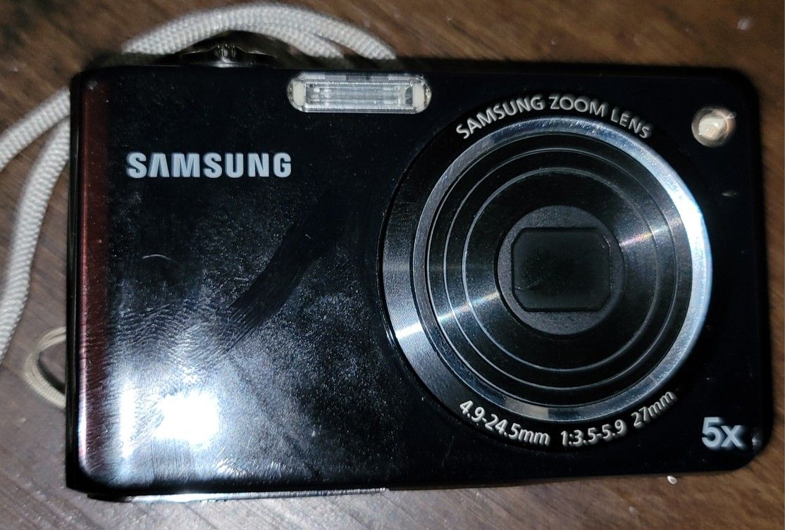 Samsung TL210 Digital Camera Good Condition
