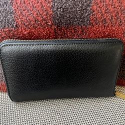 Wallet Coach Zip Around 