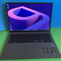 LG Gram 17” (2022) i7 12th Generation 16GB 512GB super light powerful Premium laptop (Evo certified)