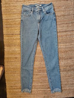Women's Levi's 701 Jeans