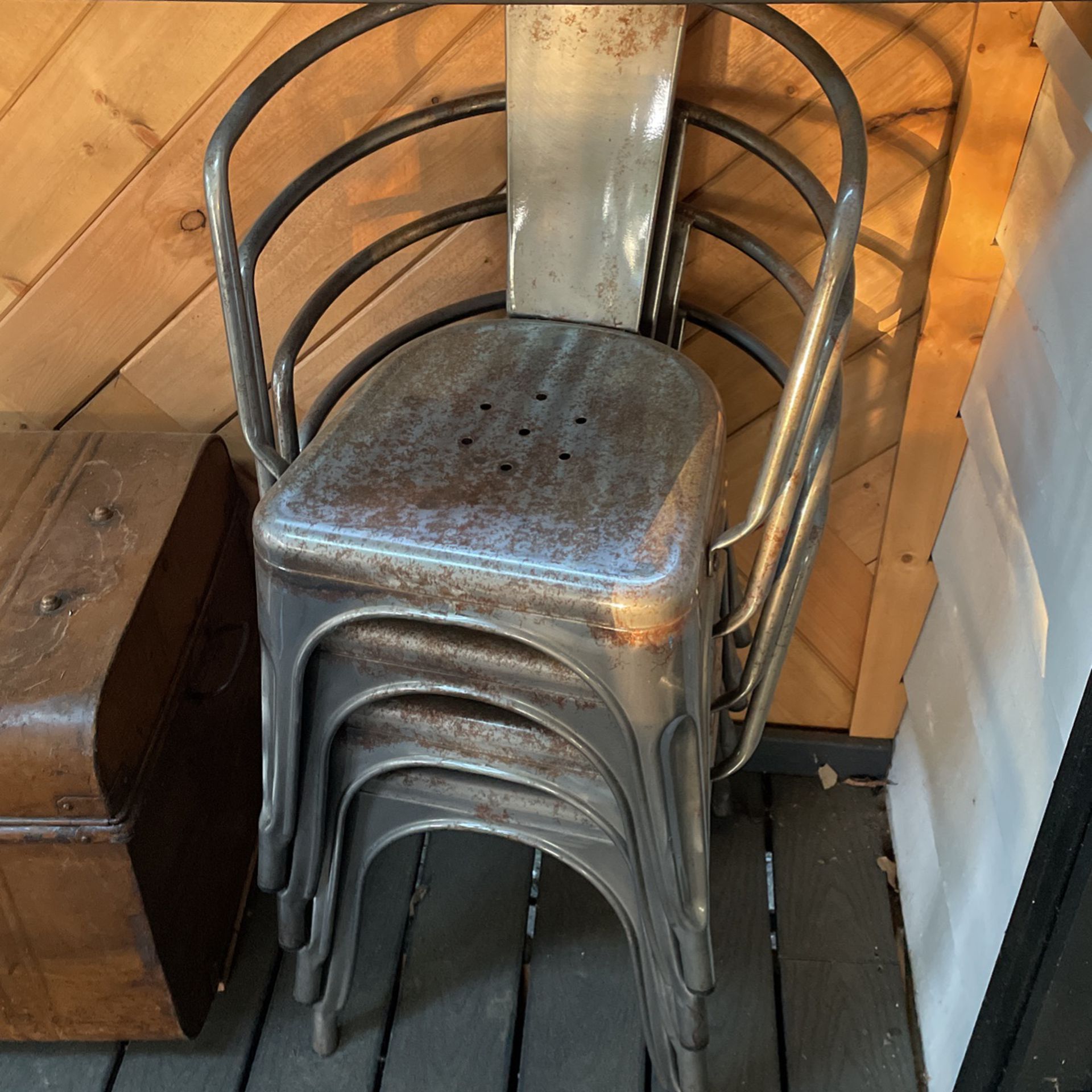 4 Metal Chairs $50 Total Was $350