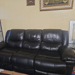 Value City 2 Piece Sofa Set With Led Lights