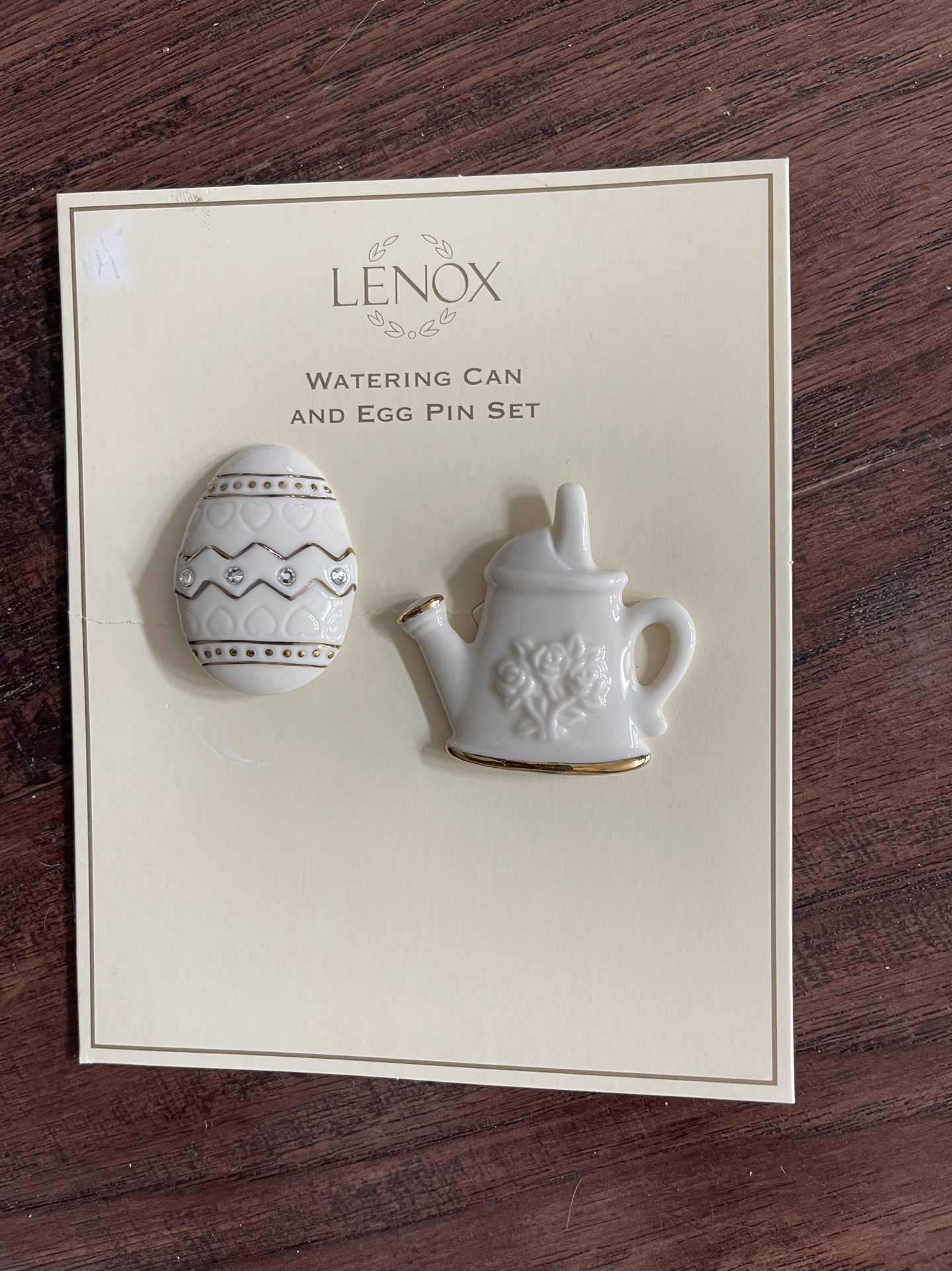 NEW Lenox Watering Can And Egg Pin Set