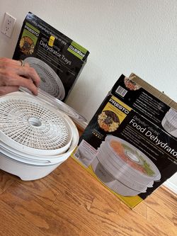Presto Dehydro Electric Food Dehydrator + Extra Trays