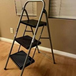 NEW Stepladder Portable Foldable Ladder 220 Lbs Capacity 