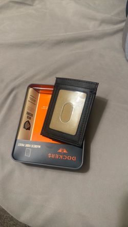 Dockers wallet with money clip