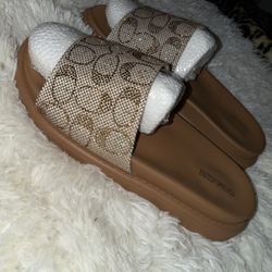 Women’s Slides 
