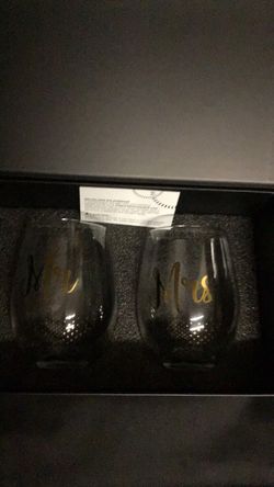 Mr & Mrs Stemless Wine Glass Set