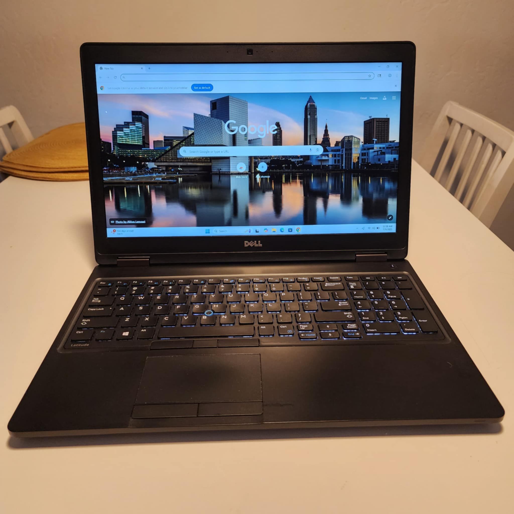 Dell Latitude 5580 15.6-inch laptop computer. Intel core i5-7300U 2.6GHz 8GB Ram 120GB SSD Win 11 Pro, Microsoft Office installed. Nothing wrong.