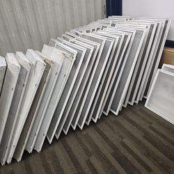 Fluorescent Light Fixtures & Bulbs