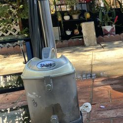 Shark vacuum Navigator lift away deluxe