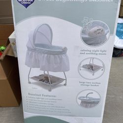 Delta Baby Bassinet New Condition 
