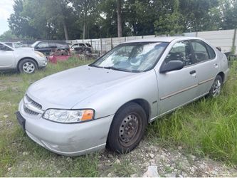 2001 NISSAN ALTIMA IN FOR PARTS!