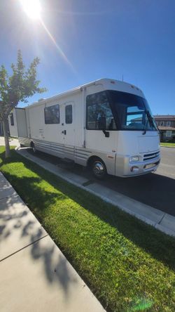 1999 Winnebago Sunflyer 34y