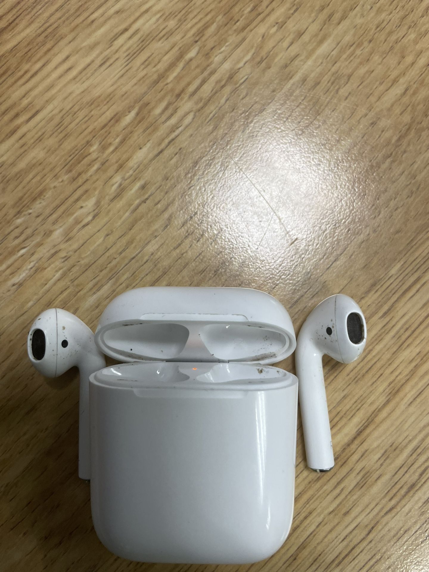 Apple AirPods (2nd Generation)