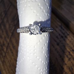 0.9 Ct Round Cut Diamond Ring In 14k White Gold With Size 8.5