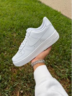 Nike Air Force 1 Low W “Triple White” Size 7 Men/8.5W