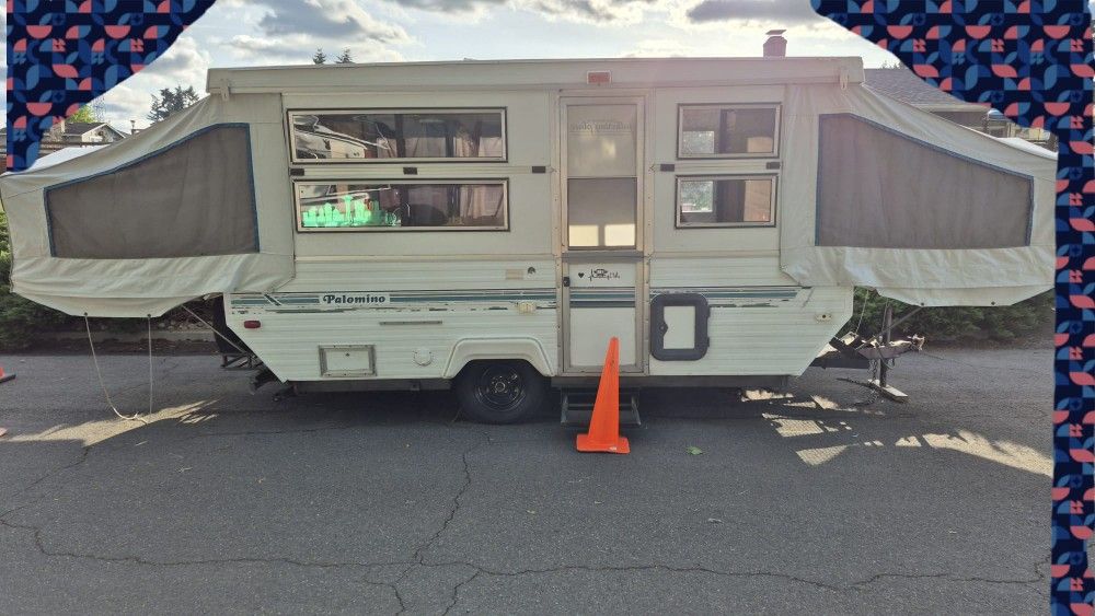 1995 Panoz PALOMINO Hard Walls Pop-up Camping Trailer