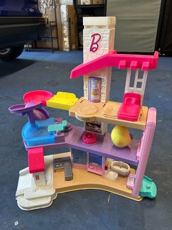 Little people doll house