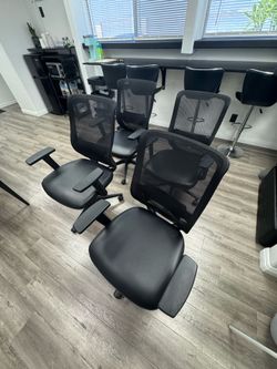 4 Black Mesh Office Chairs – Adjustable Armrests – Great Condition