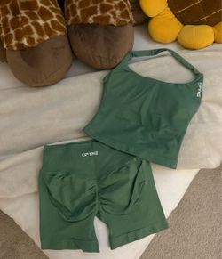 DFYNE Green Halter impact Top and Shorts Set