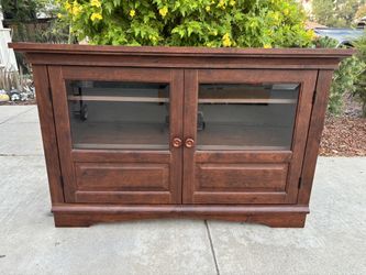 Modern Media TV Stand Entertainment Center Furniture Great Condition 