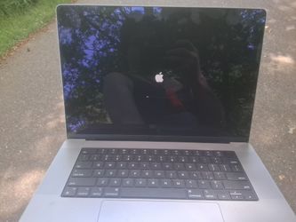 Macbook pro a2485