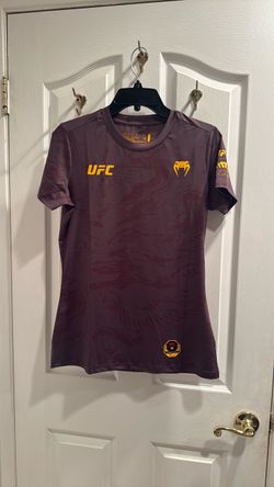 Women’s UFC Venum Performance Shirt size large