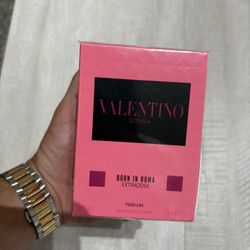Valentino Donna In Roma Extradose