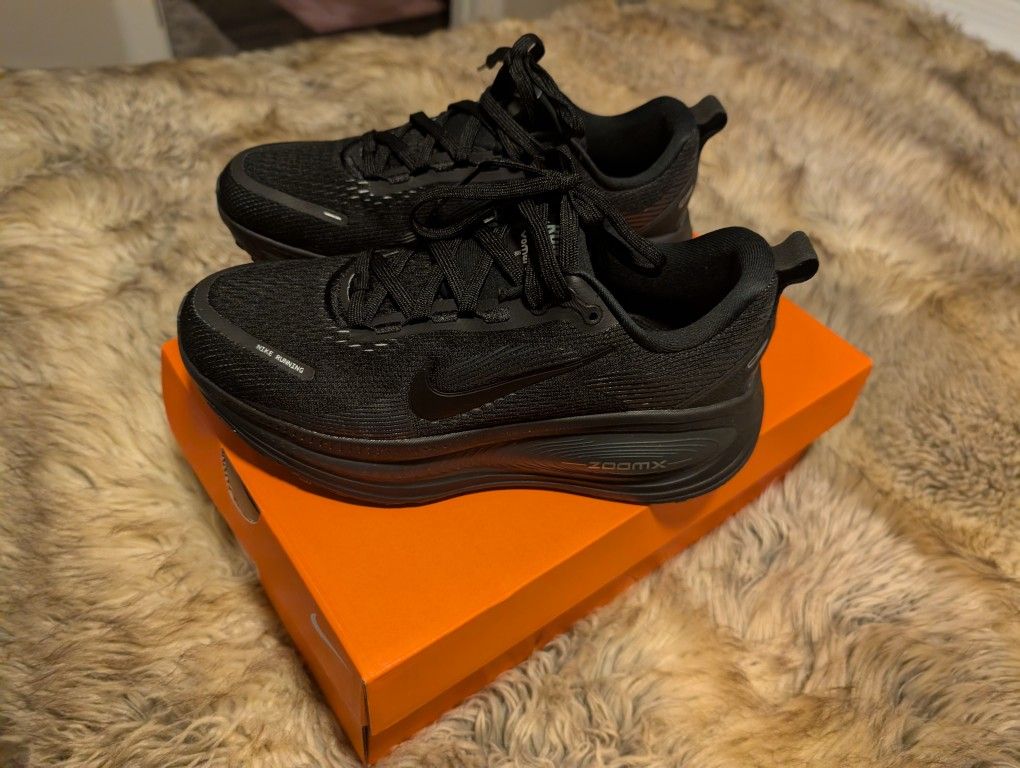 Nike Vomero 18 Women's Running Shoes Size 7.5 But Really A Size 7 Fit