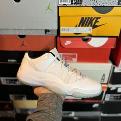 Jordan Legend Blue 11 Low size 10.5 VNDS