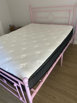 Queen size bed with mattress