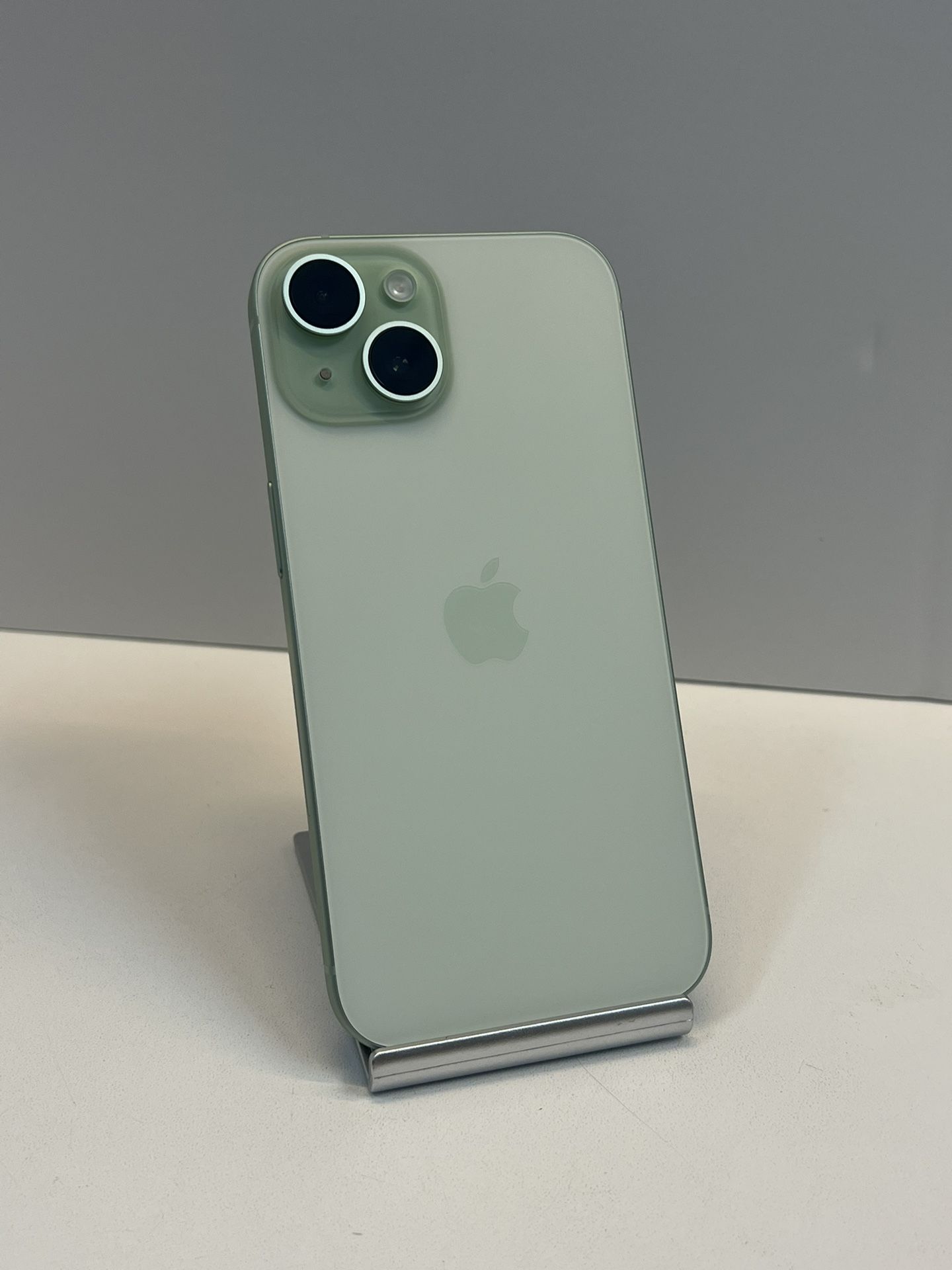 Apple Iphone 15 128gb. ( Factory Unlocked )