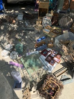Crafting & Antique Items EVERYTHING MUST GO! Make offers Majority of items from $1-$5