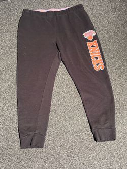 Knicks sweatpants