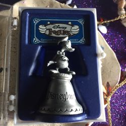 Vintage Donald Pewter Thimble, Disney Treasures with Box