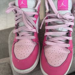Girls Tennis Shoes And Boots 