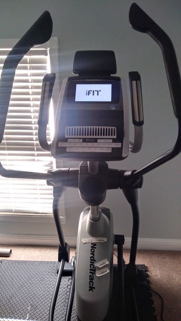 NordicTrack Elite 10.9i Elliptical