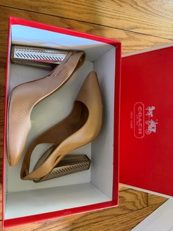 Coach Nude and Gold Pumps (Size 6)