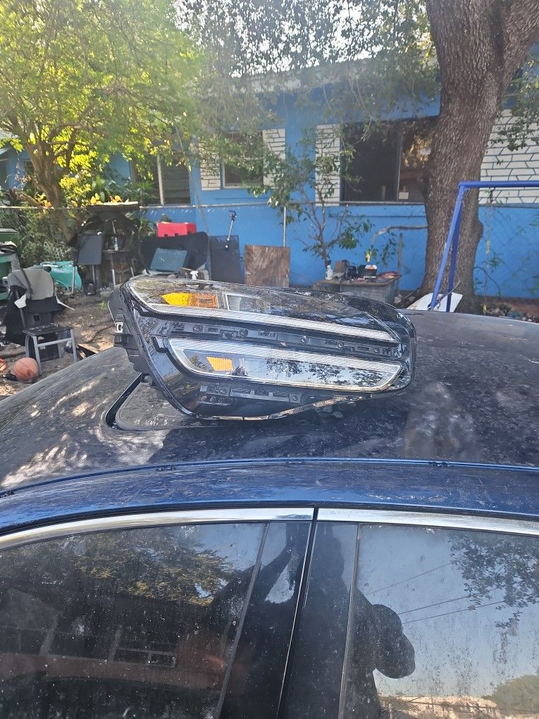 2023 Genesis Headlight 